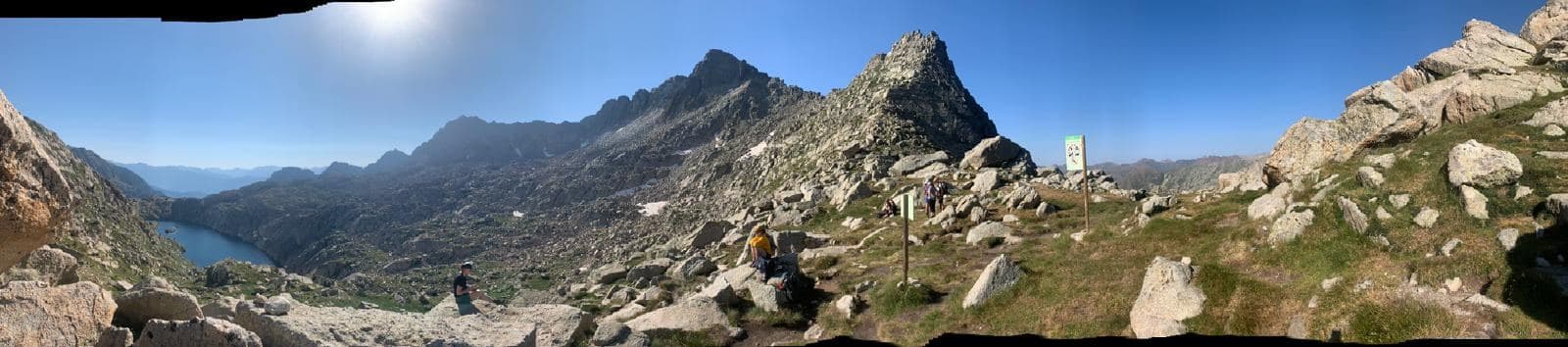 Vista panorámica de los lagos y picos del Carros de Foc, Pirineo de Lleida